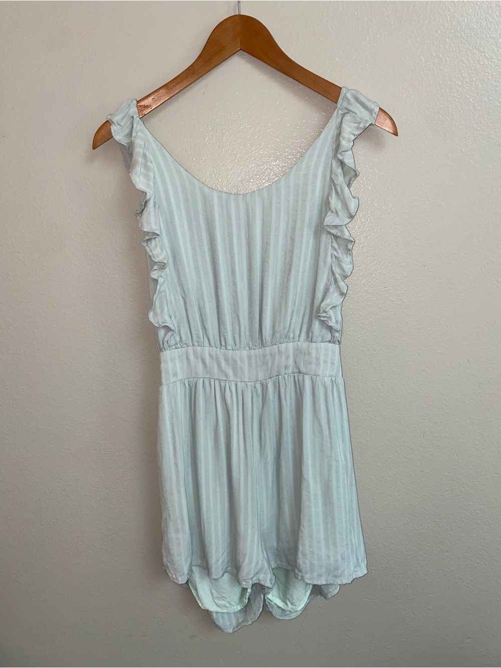 Illa Illa Pastel Mint Green Striped Ruffle Romper Jumpsuit Size M Resortwear